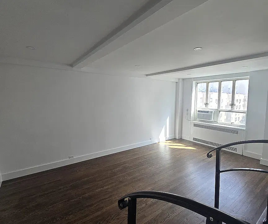 200 W 20th St #707