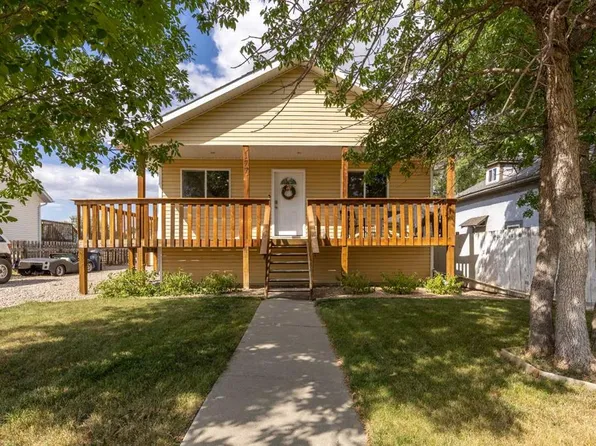 177 South St #E, Pincher Creek, AB T0K 1W0