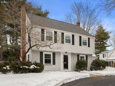569 Chestnut St, Needham, MA, 02492