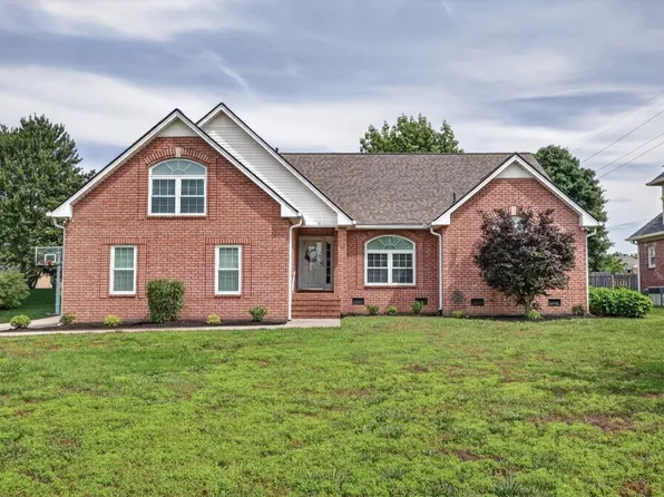 518 Redstone Dr, Gallatin, TN 37066