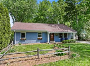 946 W Winchester Rd, Libertyville, IL 60048