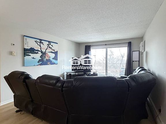 5th image of 520 Ridgewood Ave APT 102