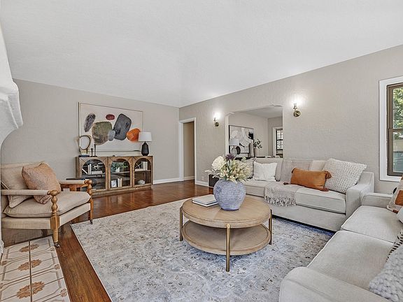 5th image of 885 Rodney Dr