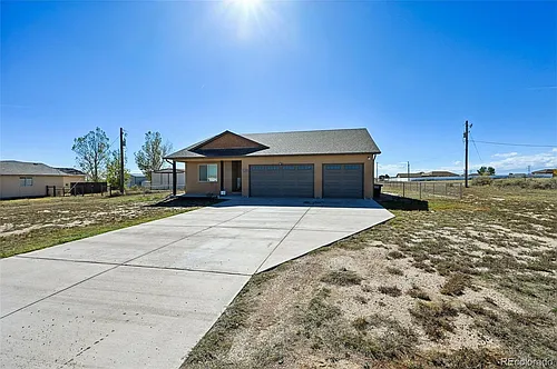 1140 E Dove Creek Dr Photo 1
