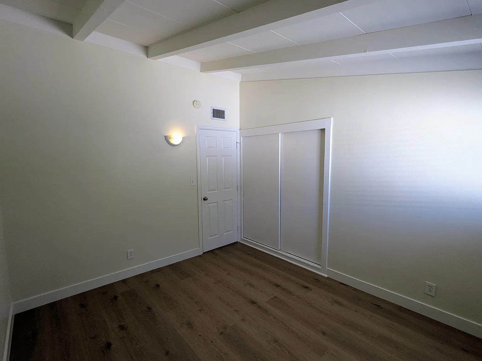 4 bed, 1348 sqft, $4,600 — Photo 4