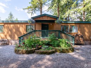 8594 Golden Valley Dr, Maple Falls, WA 98266