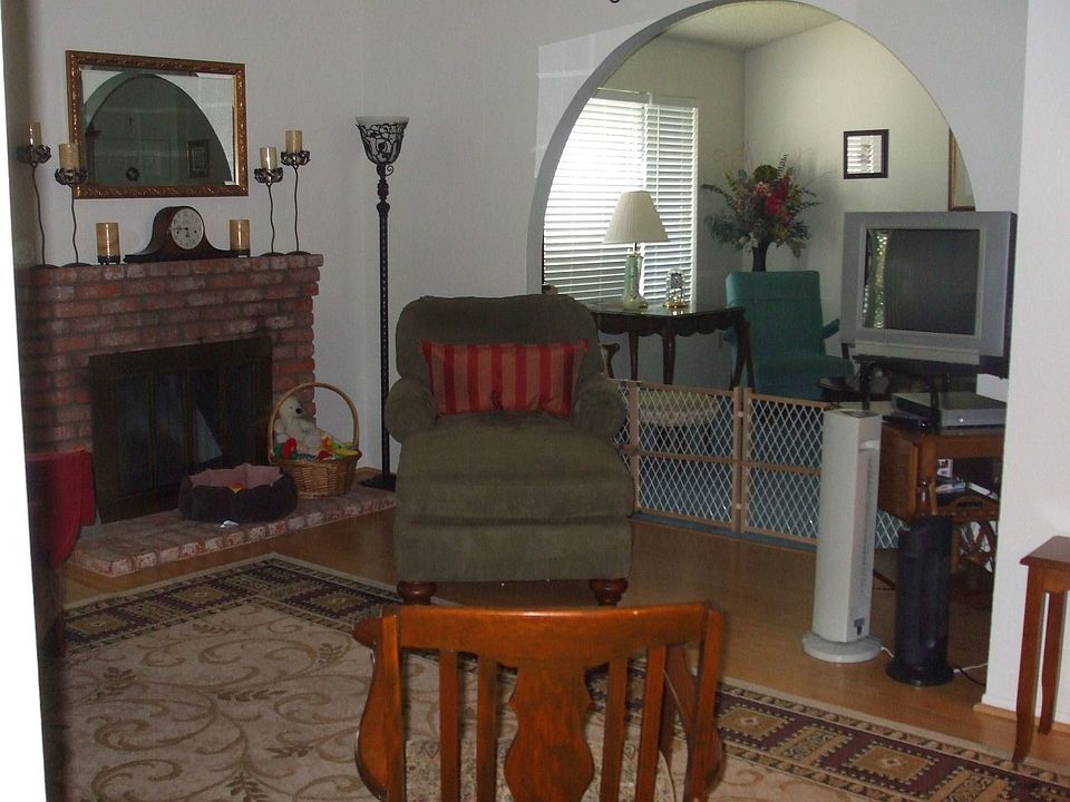 Charming Redlands Home!