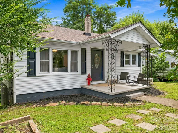 6 Bradford Cir, Candler, NC 28715