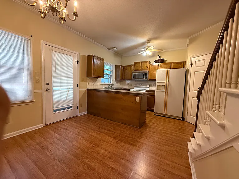 2919 Faversham Pl #TOWNHOUSE — Photo 4