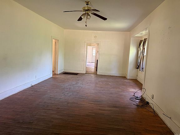 4th image of 211 S 1st St