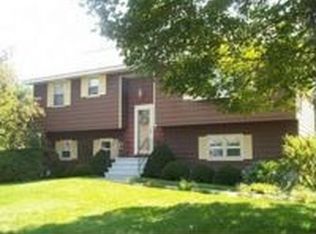 132 Village Dr, Colchester, VT 05446