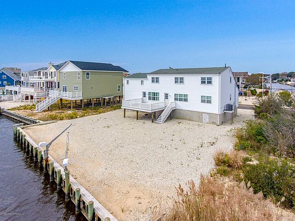 5th image of 81 Bay Shore Dr