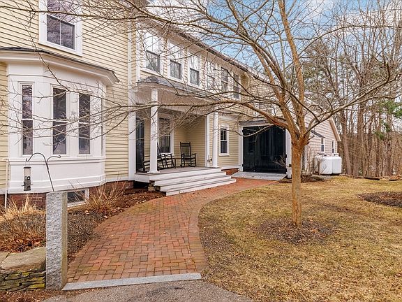 3rd image of 14 Maple St