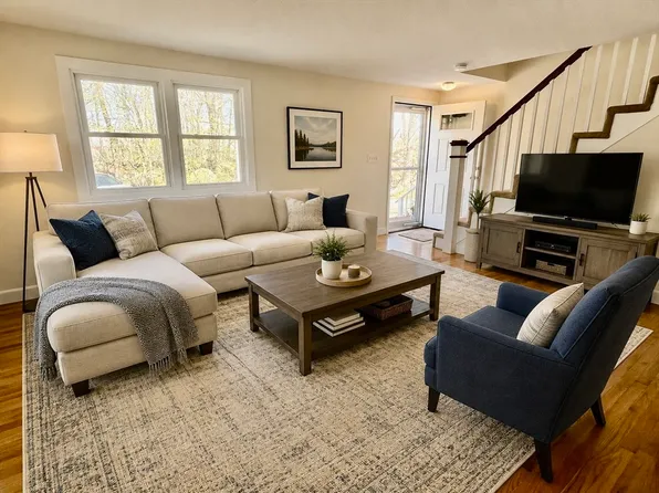 176 Main St #A, Rockport, MA 01966