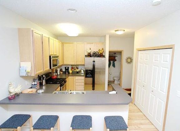 3rd image of 1624 Legacy Parkway E