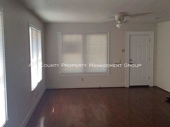 3rd image of 3713 Meadowbrook Dr