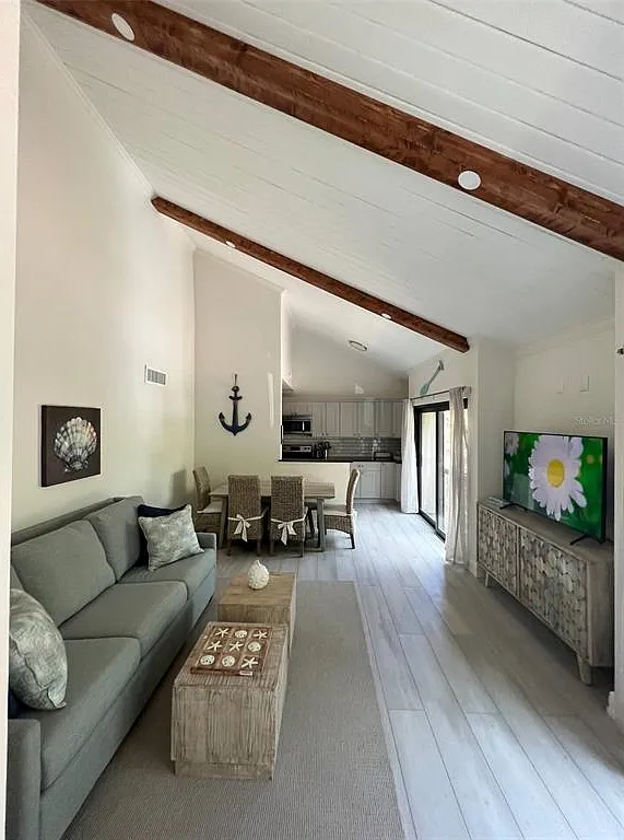 2 bed, 2.0 bath, 998 sqft, $3,900 — Photo 1