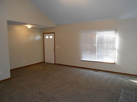 3rd image of 821 Whitehead Dr #0