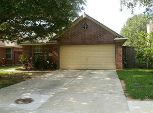 402 Skylark Rd, Pasadena, TX 77502