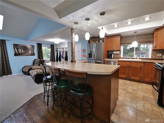 5th image of 9015 Shelley Ct NW