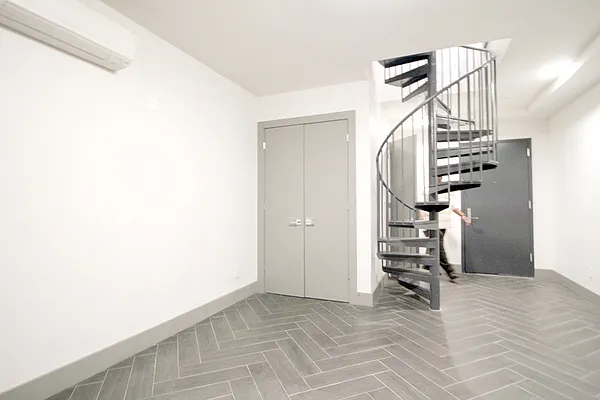 Rented by Elite NY Holdings | media 21