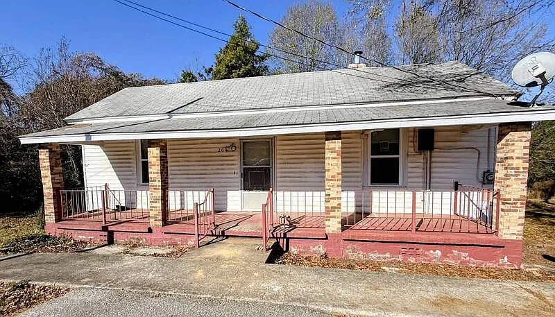 204 Spring St