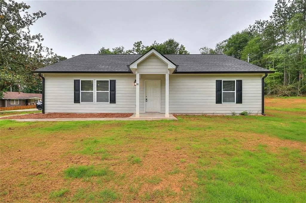 4 bed, 2.0 bath, 1580 sqft, $2,000 — Photo 1