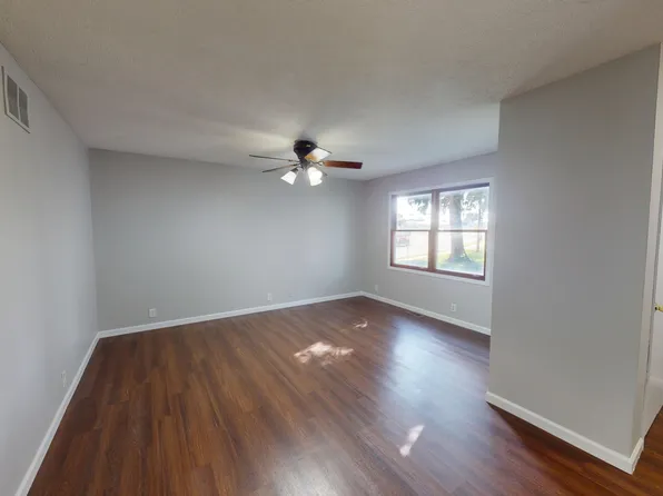 142 E Lincoln Hwy #1, Waterman, IL 60556