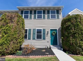 10 Fiddler Dr #5, New Oxford, PA