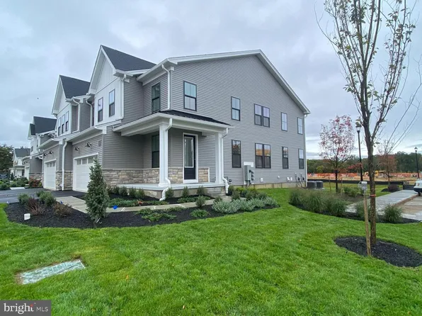 10 Cherry Ln, West Windsor, NJ 08550