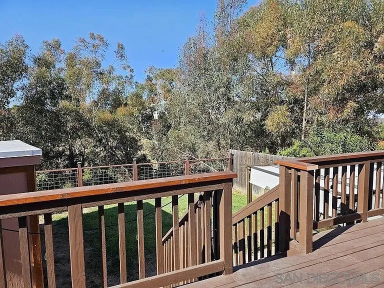 4076 Manzanita Dr — Photo 18