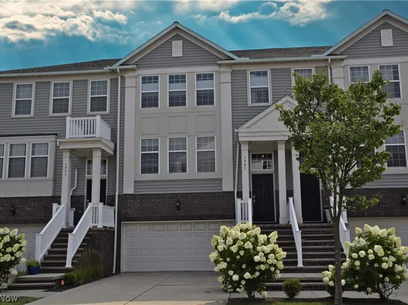 5985 N Pointe Dr, Pepper Pike, OH 44124