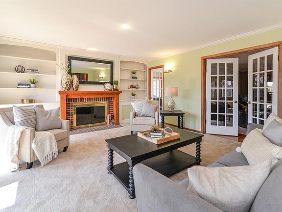 3rd image of 2381 Delaware Ct
