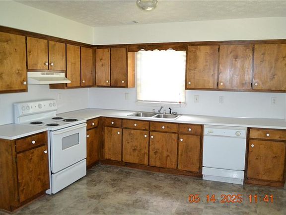 5th image of 183 Lee Road 436