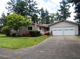 1421 SW Robertson Dr, Oak Harbor, WA 98277