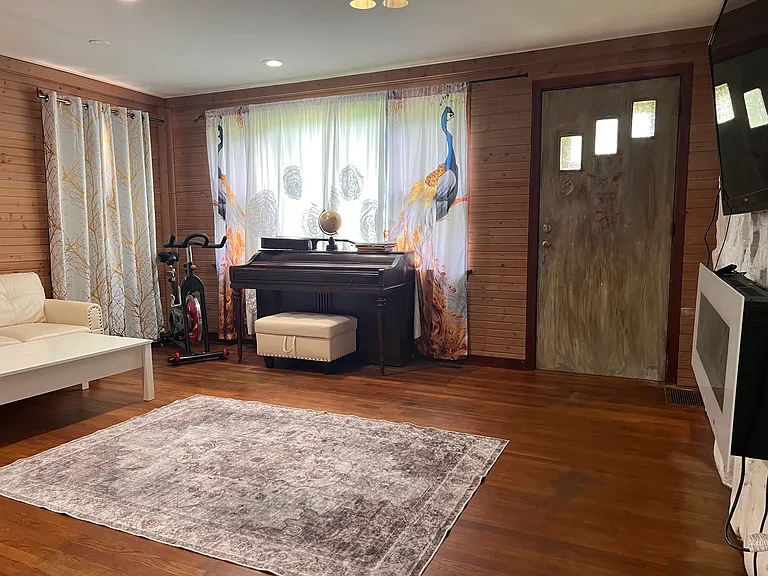 1159 Cherry Valley Rd SE — Photo 12