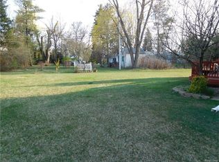 2840 Briarwood Dr, Troy, MI 48085