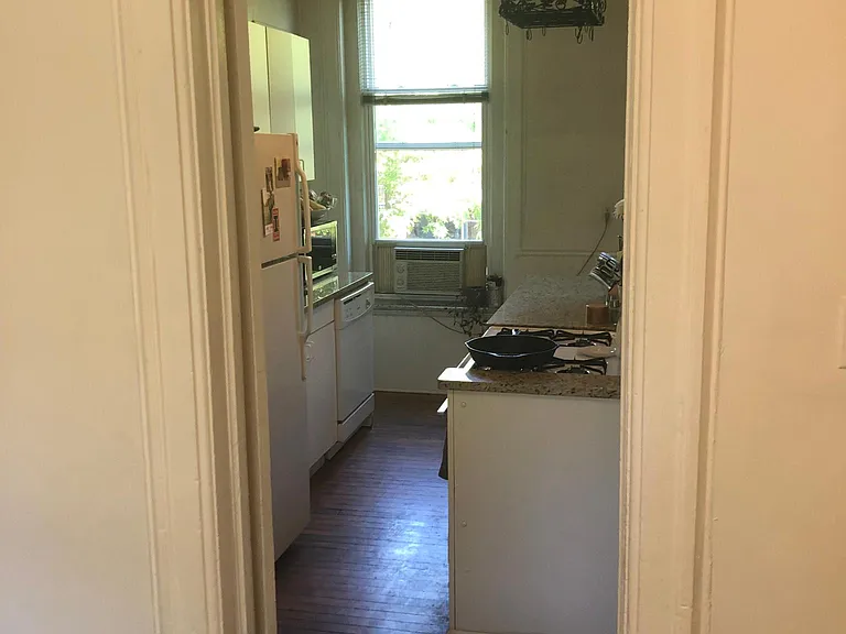 1117 W Dickens Ave #2 — Photo 24