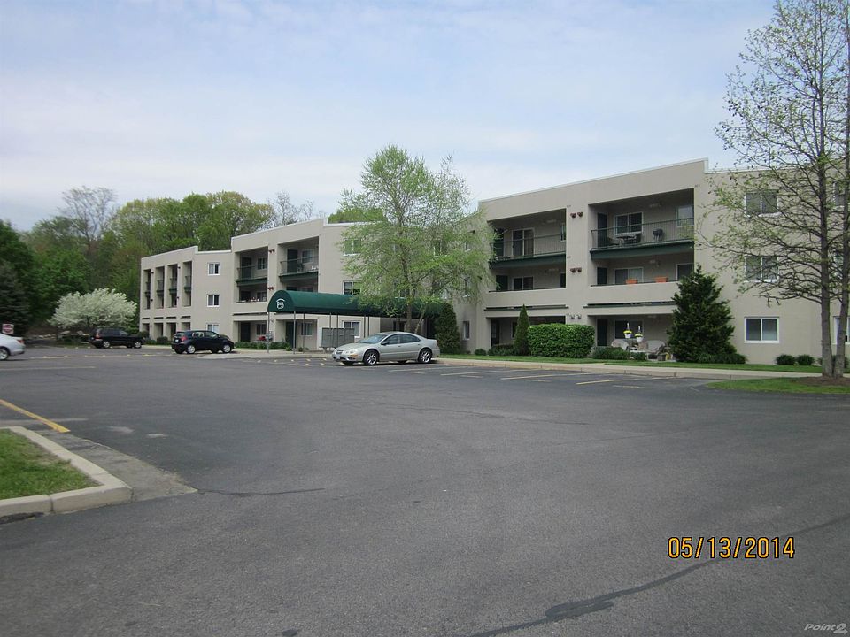 1st image of 31 Devereux St APT 217