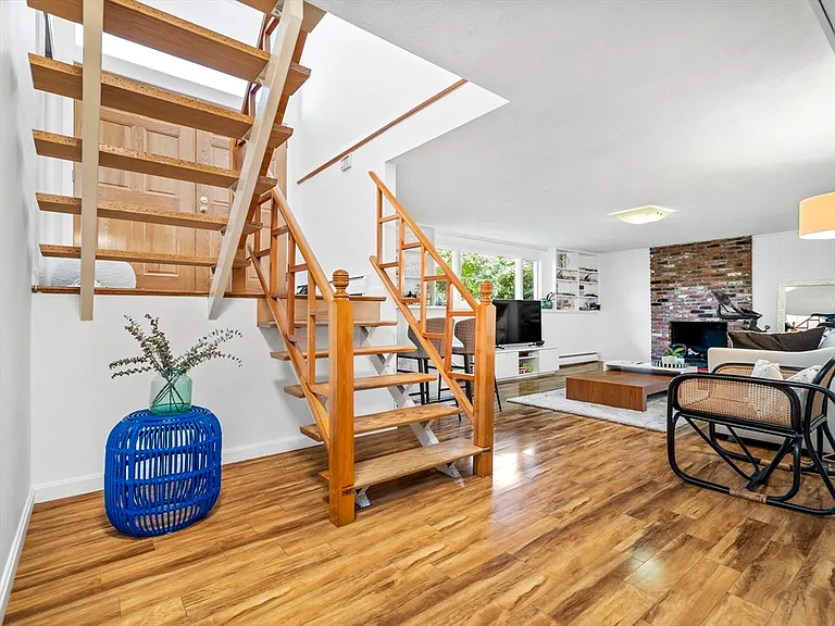 6 Nelson Dr — Photo 4