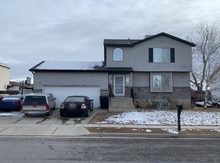 694 N 1260 W, Clinton, UT 84015