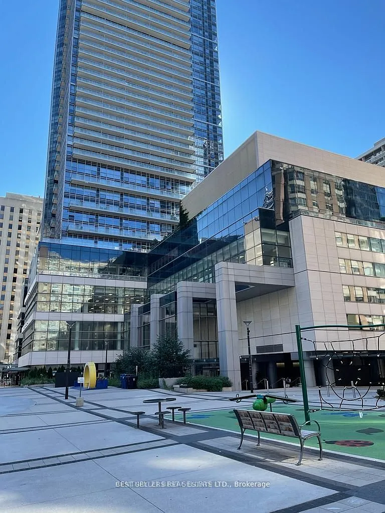 Photo 2 of 16 - 386 Yonge St #2512 - Toronto, ON Building Photo - 386 Yonge St #2512