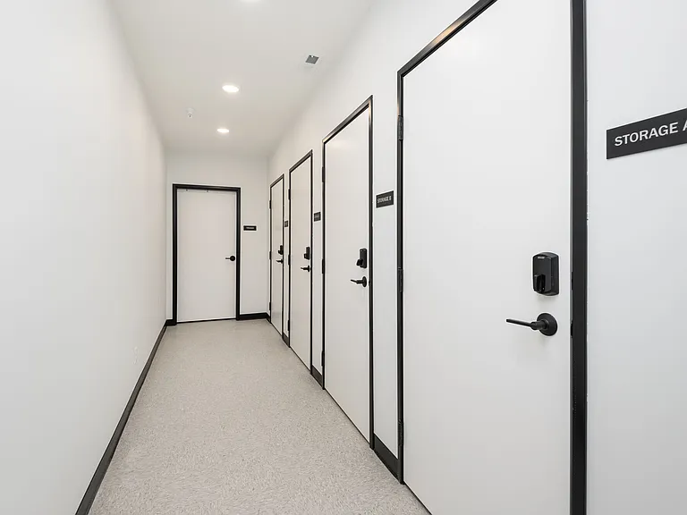 The Uptown Apartments — Photo 15