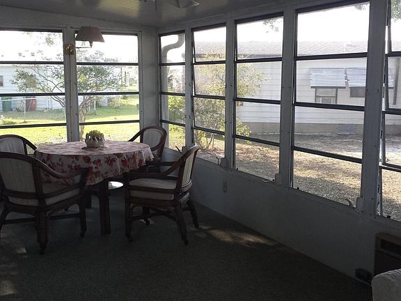 3rd image of 709 Oleander Cir