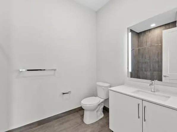 121 34th Street image 123 of 213