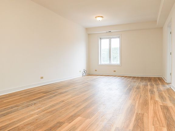 4th image of 3504 N Sheffield Ave APT 2