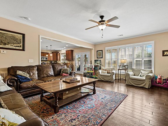 5th image of 1716 Falcon Pointe Dr