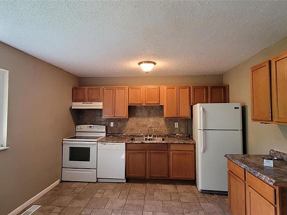 3rd image of 2384 Stoney End Ct