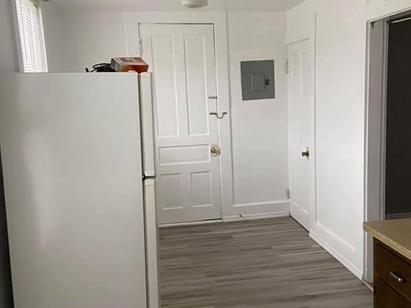 4th image of 251 E Madison St APT 1