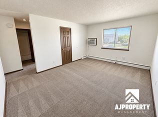 114 W 43rd St #2, Sioux Falls, SD 57105